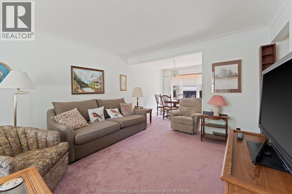 1280 Parkview AVENUE - 3