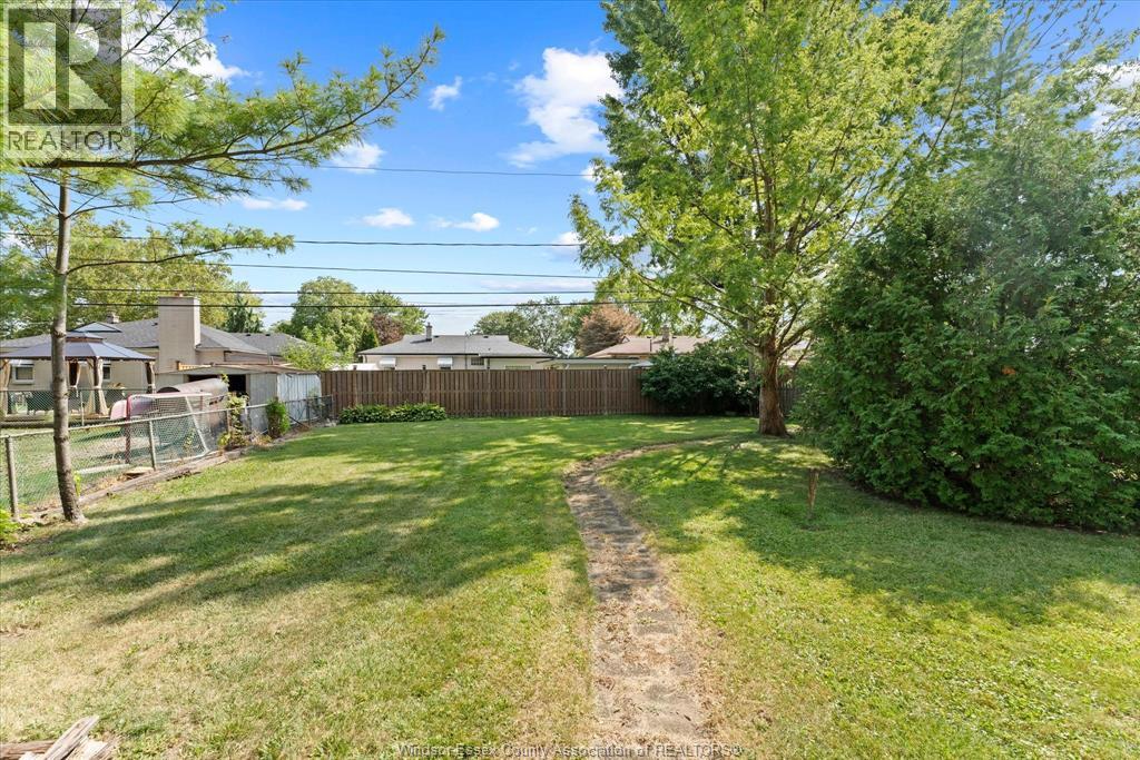 1280 Parkview AVENUE - 37