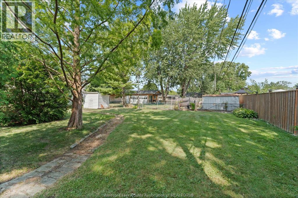 1280 Parkview AVENUE - 38