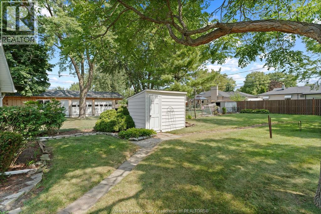 1280 Parkview AVENUE - 40