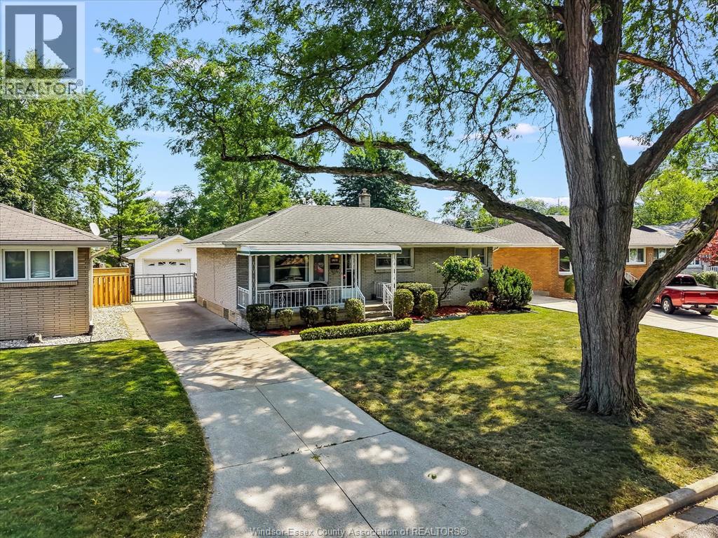 1280 Parkview AVENUE - Image 42