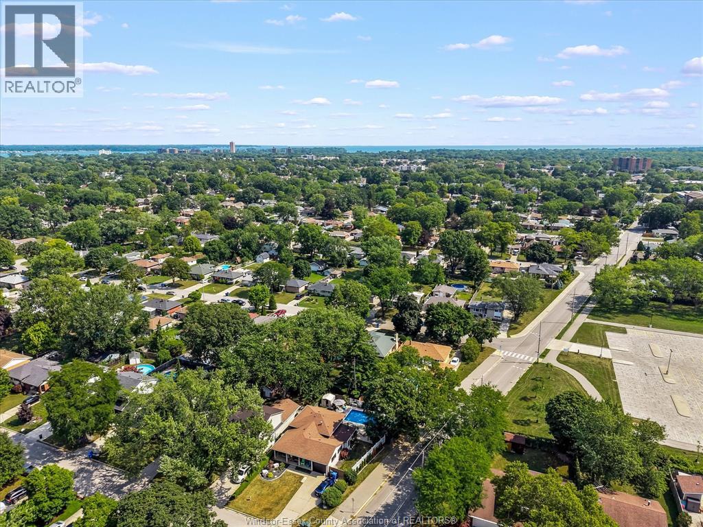 1280 Parkview AVENUE - 48