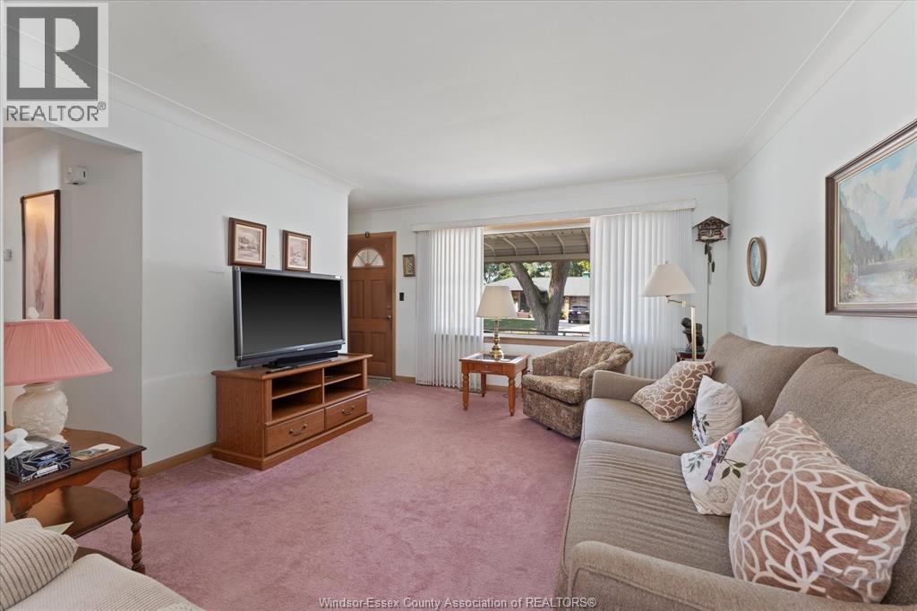 1280 Parkview AVENUE - 5