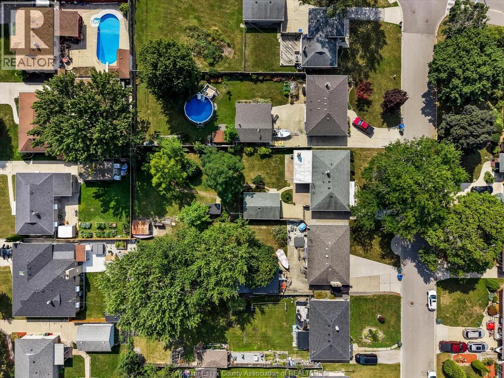 1280 Parkview AVENUE - 50