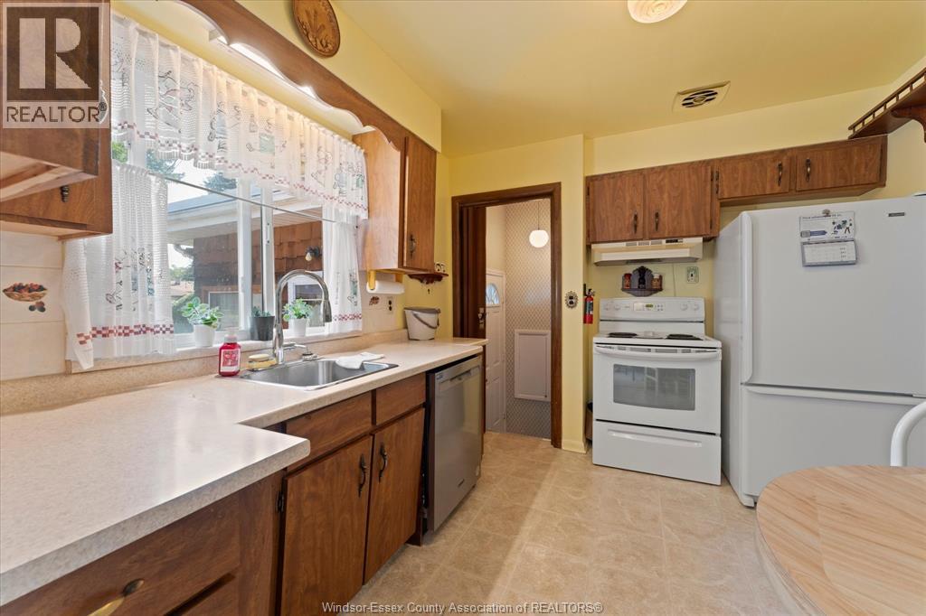 1280 Parkview AVENUE - 8