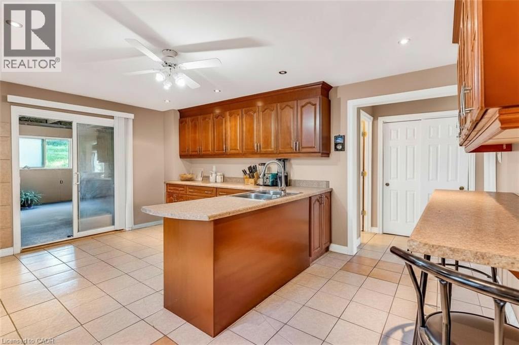 144 LIMERIDGE Road E - 11