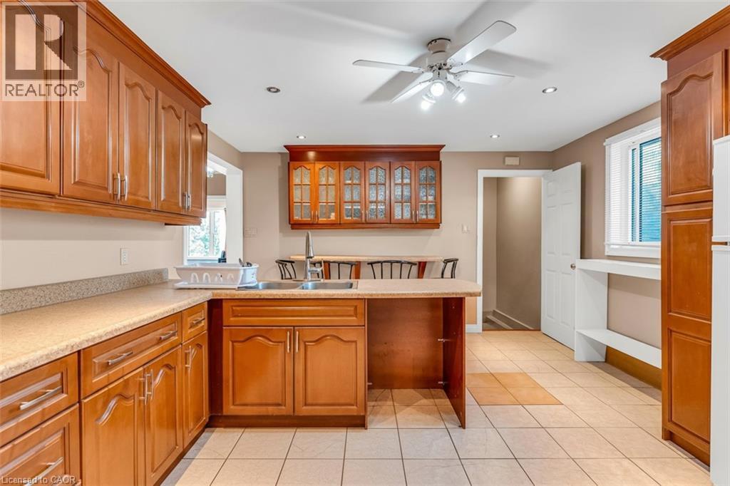 144 LIMERIDGE Road E - 13