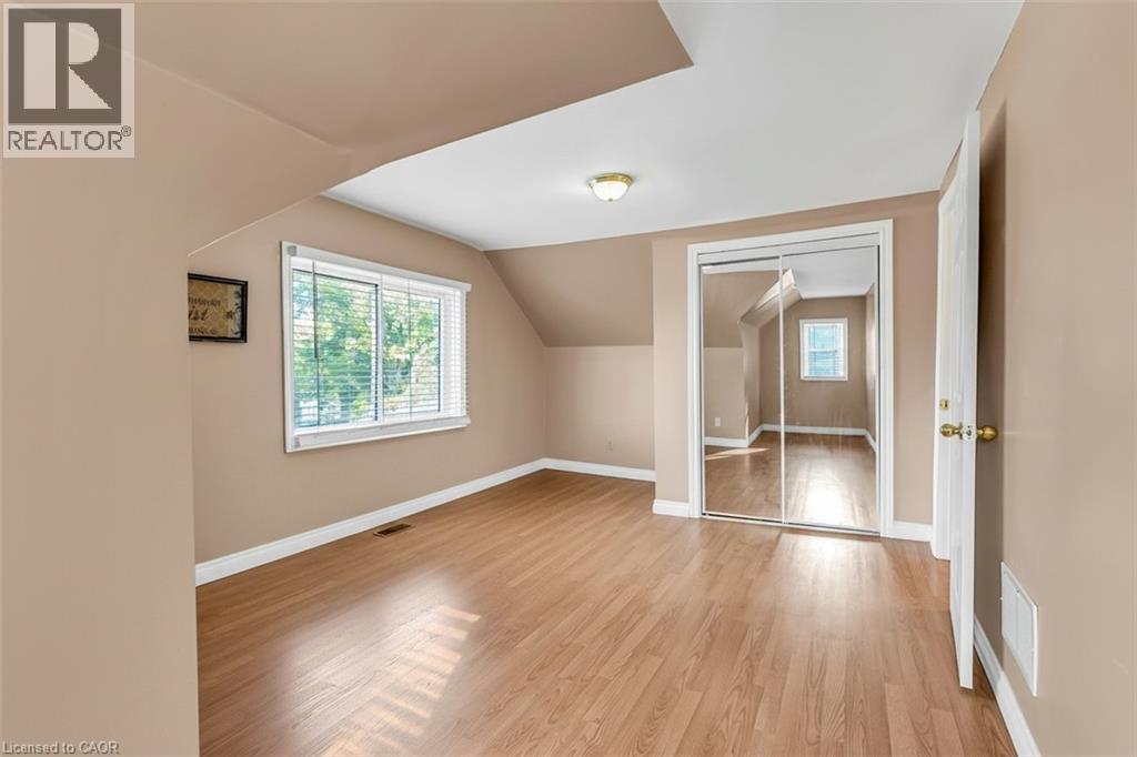 144 LIMERIDGE Road E - 25