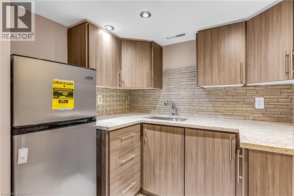 144 LIMERIDGE Road E - 32