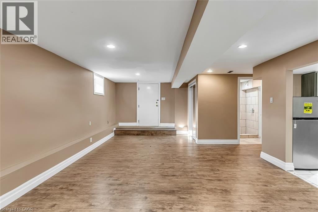 144 LIMERIDGE Road E - 33