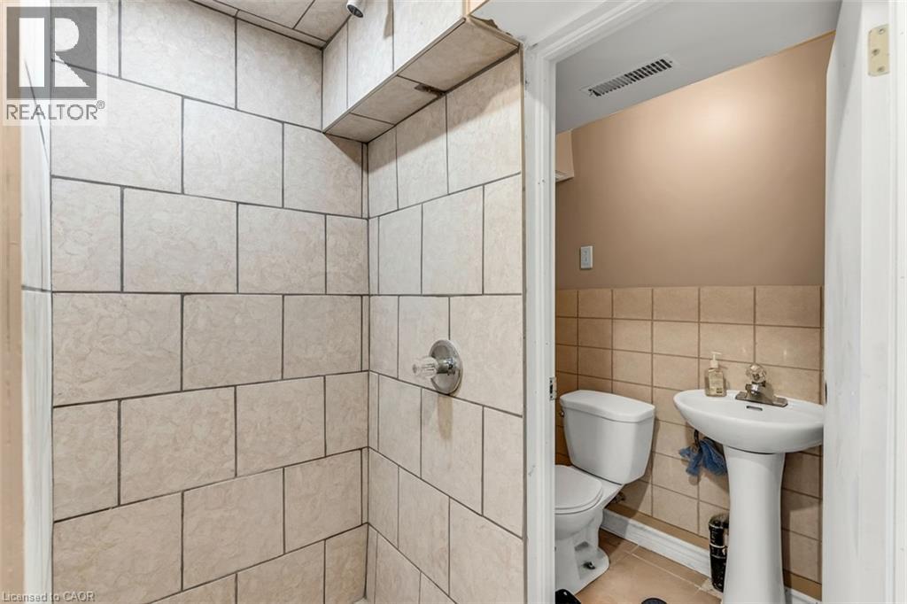 144 LIMERIDGE Road E - 35