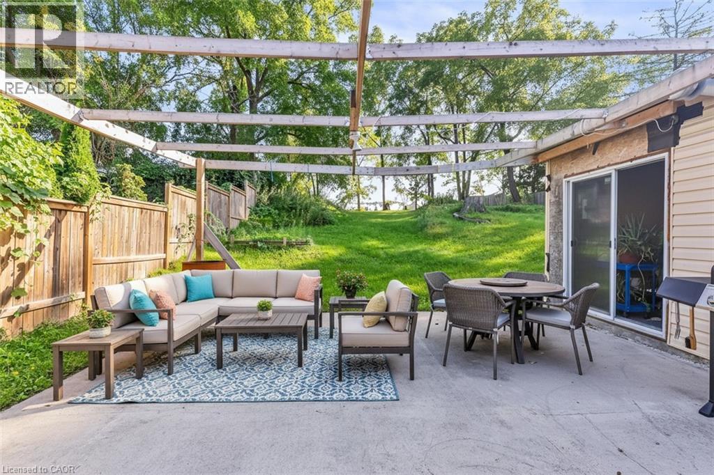 144 LIMERIDGE Road E - 39