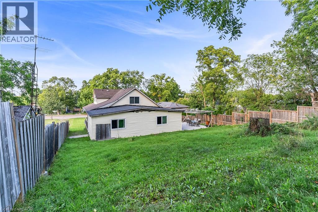 144 LIMERIDGE Road E - 43