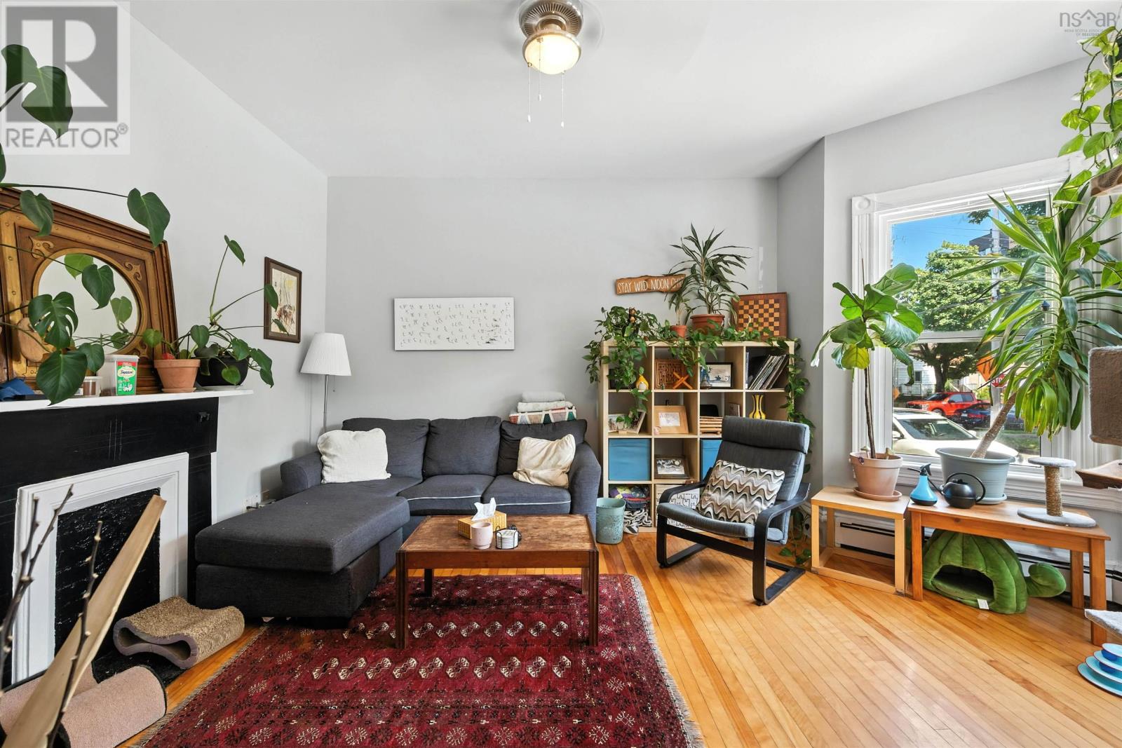 5651 Macara Street - 3