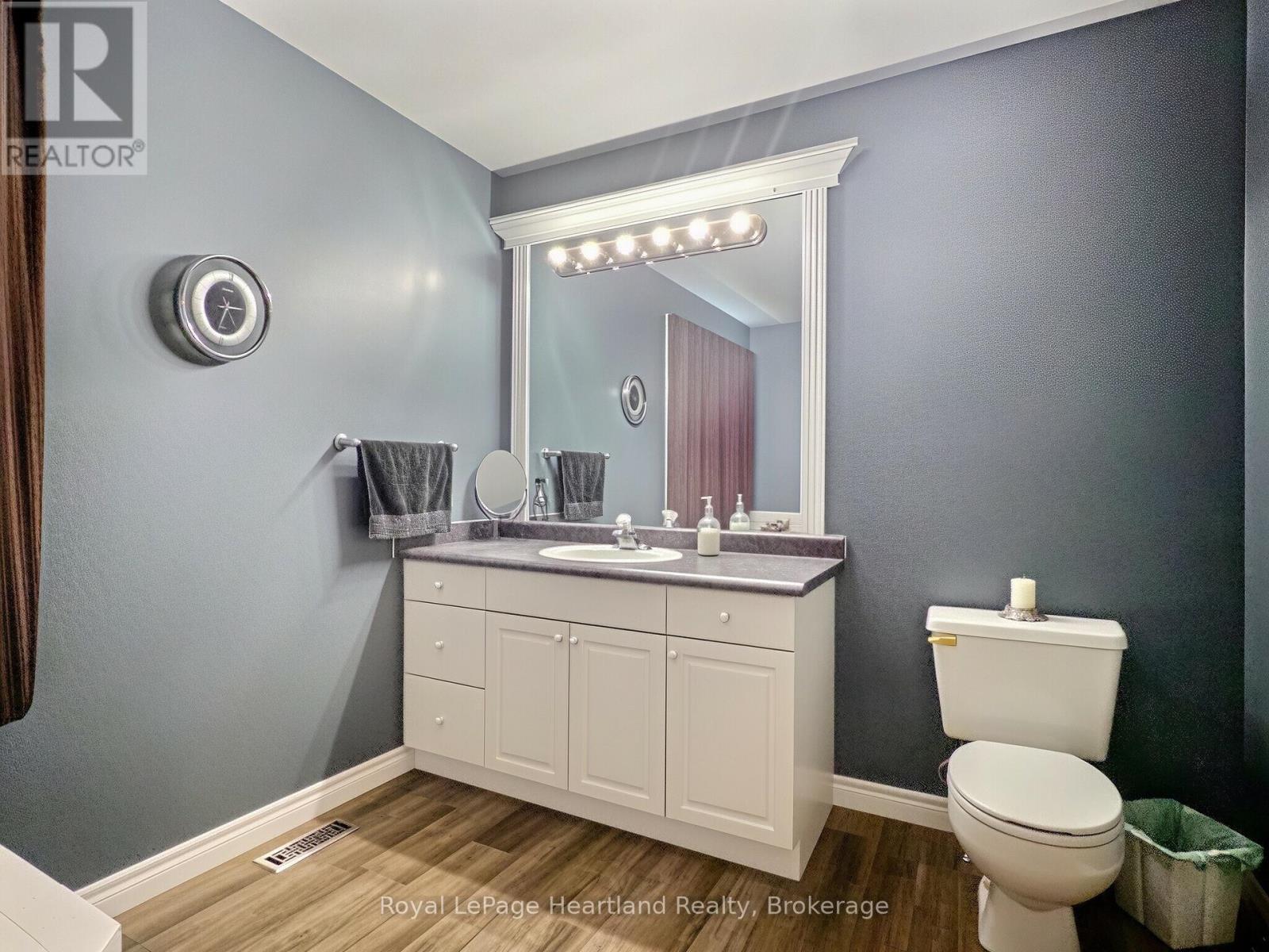 155 VICTORIA DRIVE - 23