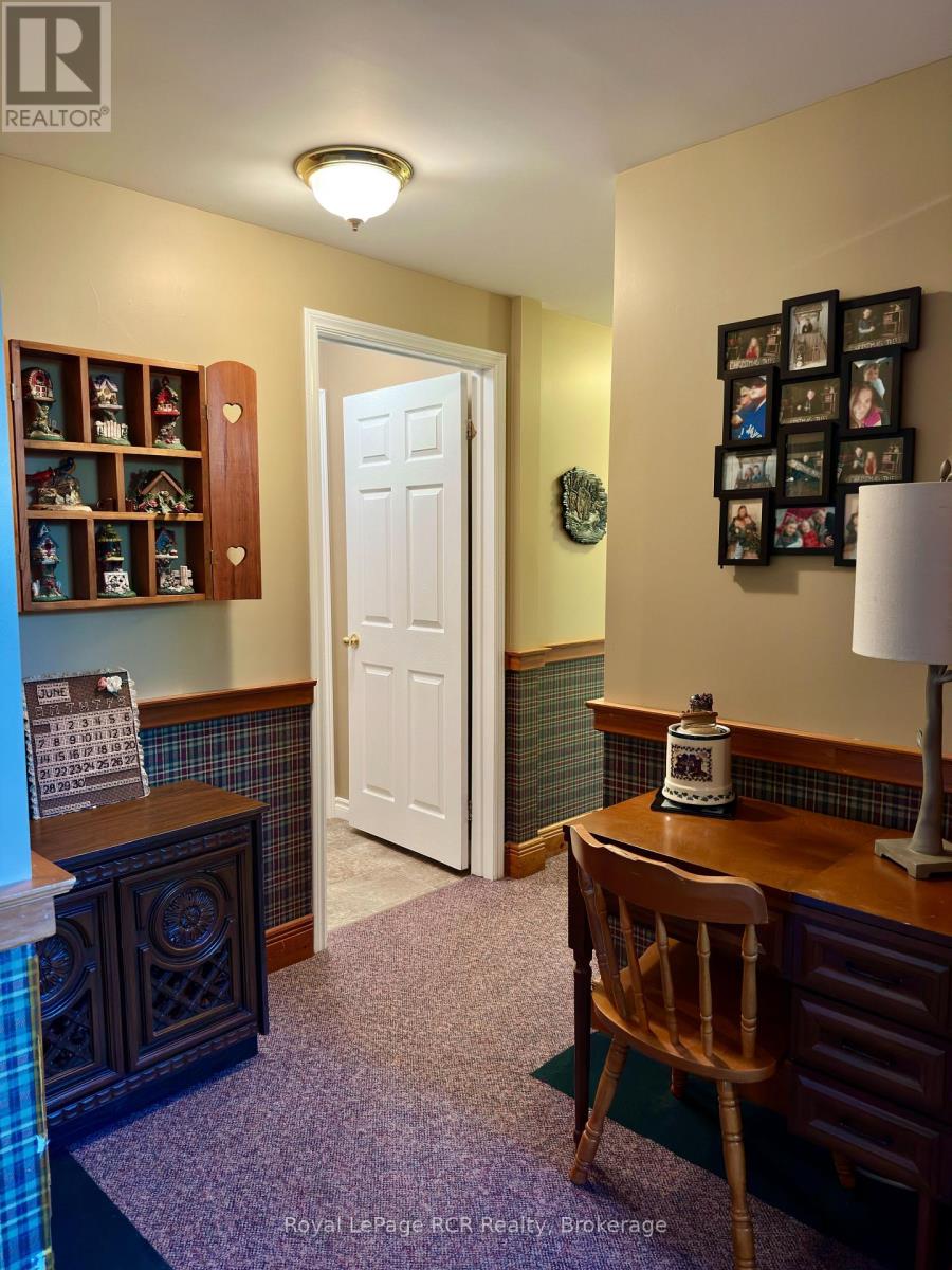 238 4TH STREET CRESCENT - 41