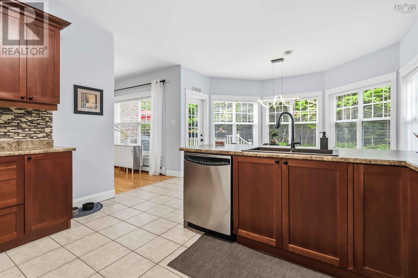93 Greenside Lane - 11