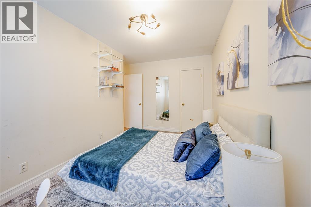 381 CARLING - 25
