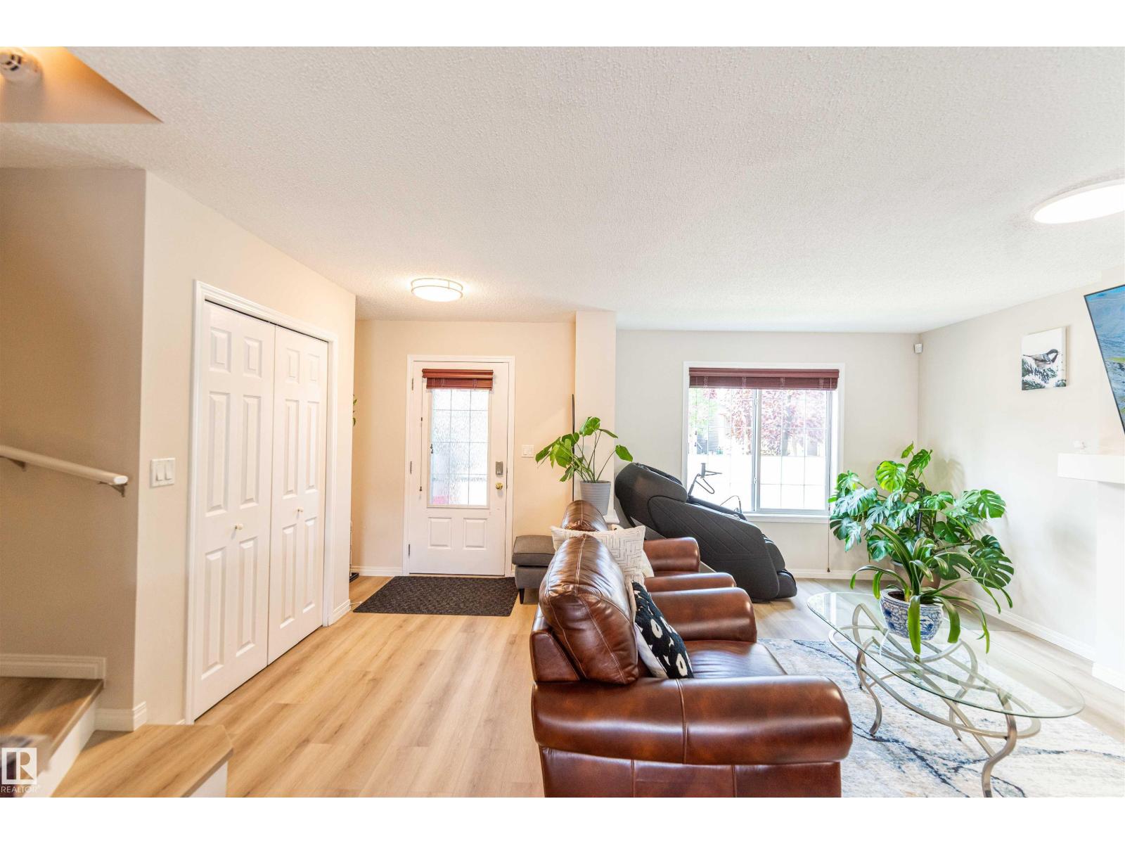 8527 Ellis Link NW photo 5 — MLS® E4505388