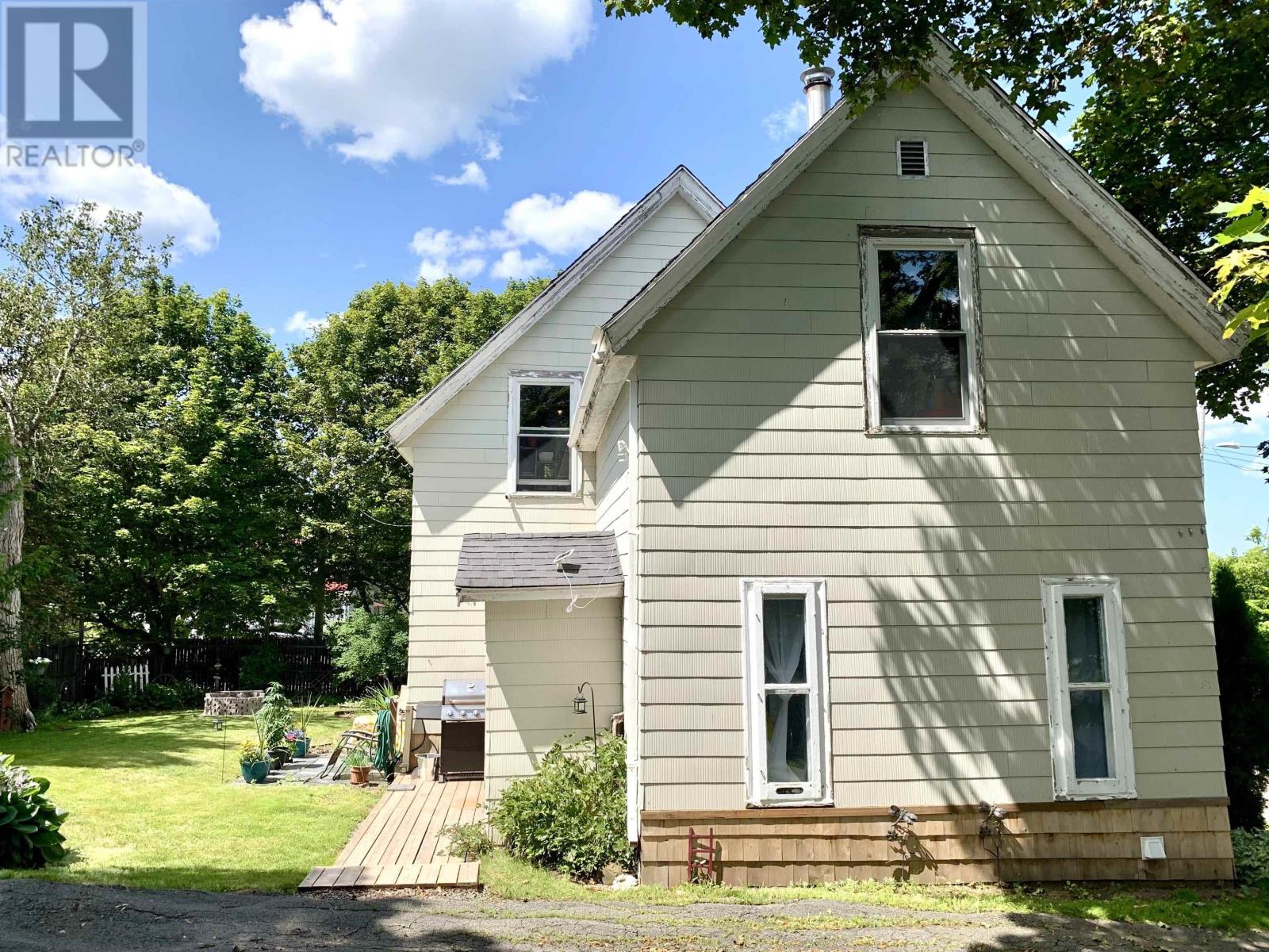 26 Starr Street - 3