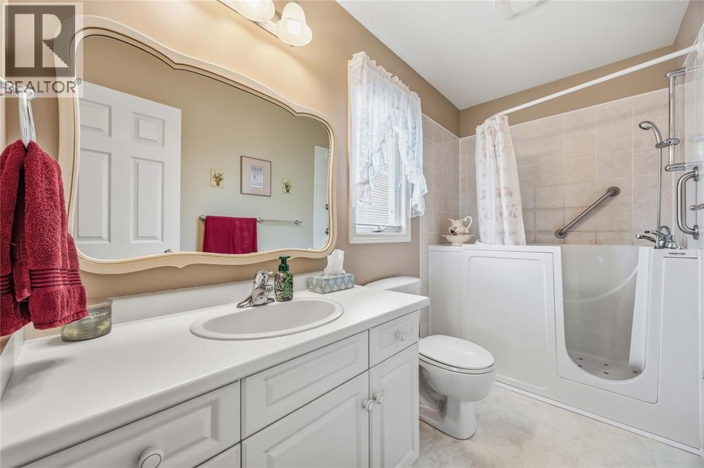 #71 5700 BLACKWELL Sideroad - 24