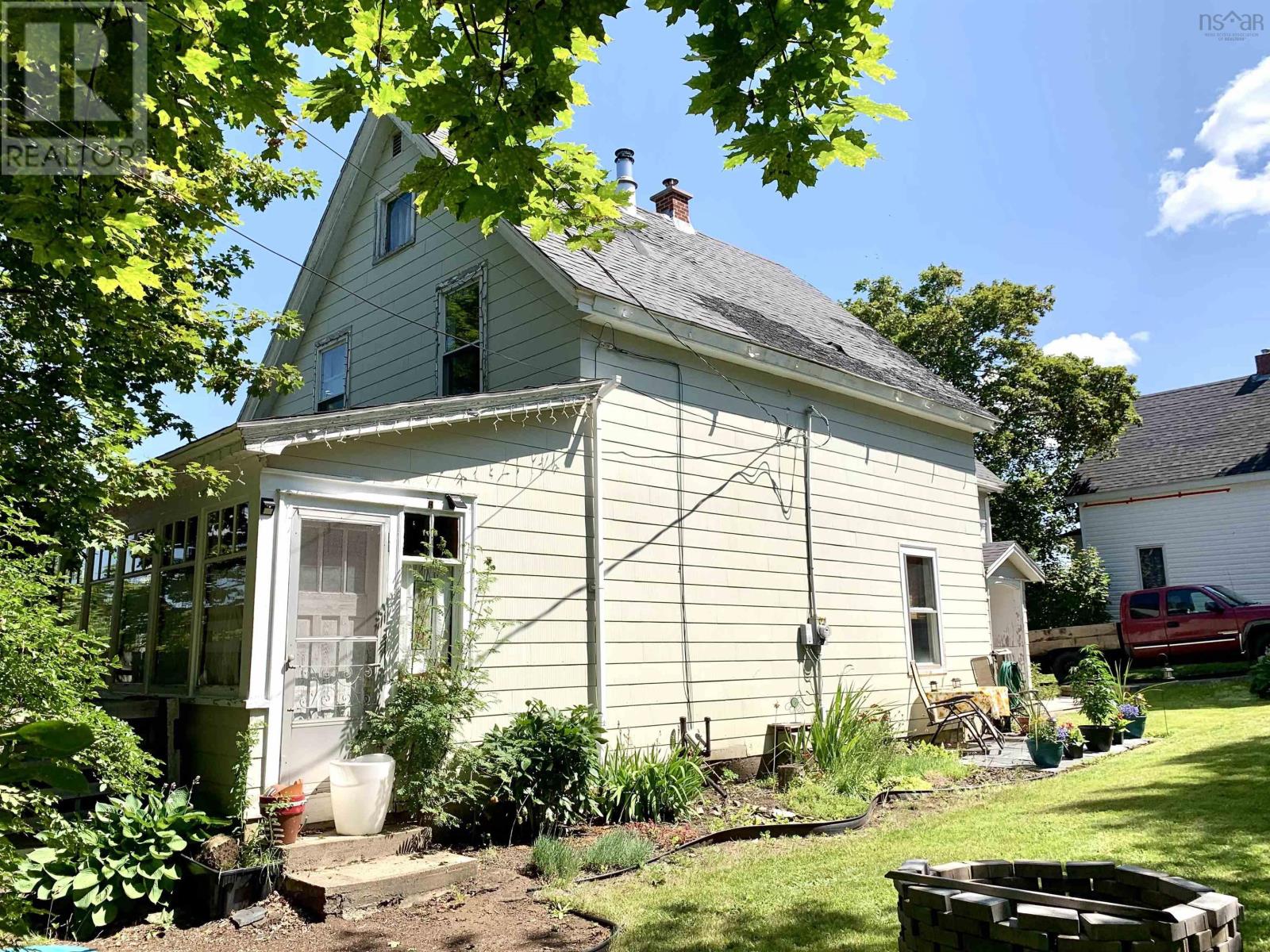 26 Starr Street - 5