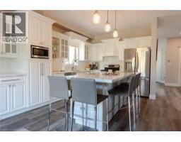 Kitchen - 4303 Arejay Avenue, Beamsville, ON L3J0P8 Photo 10