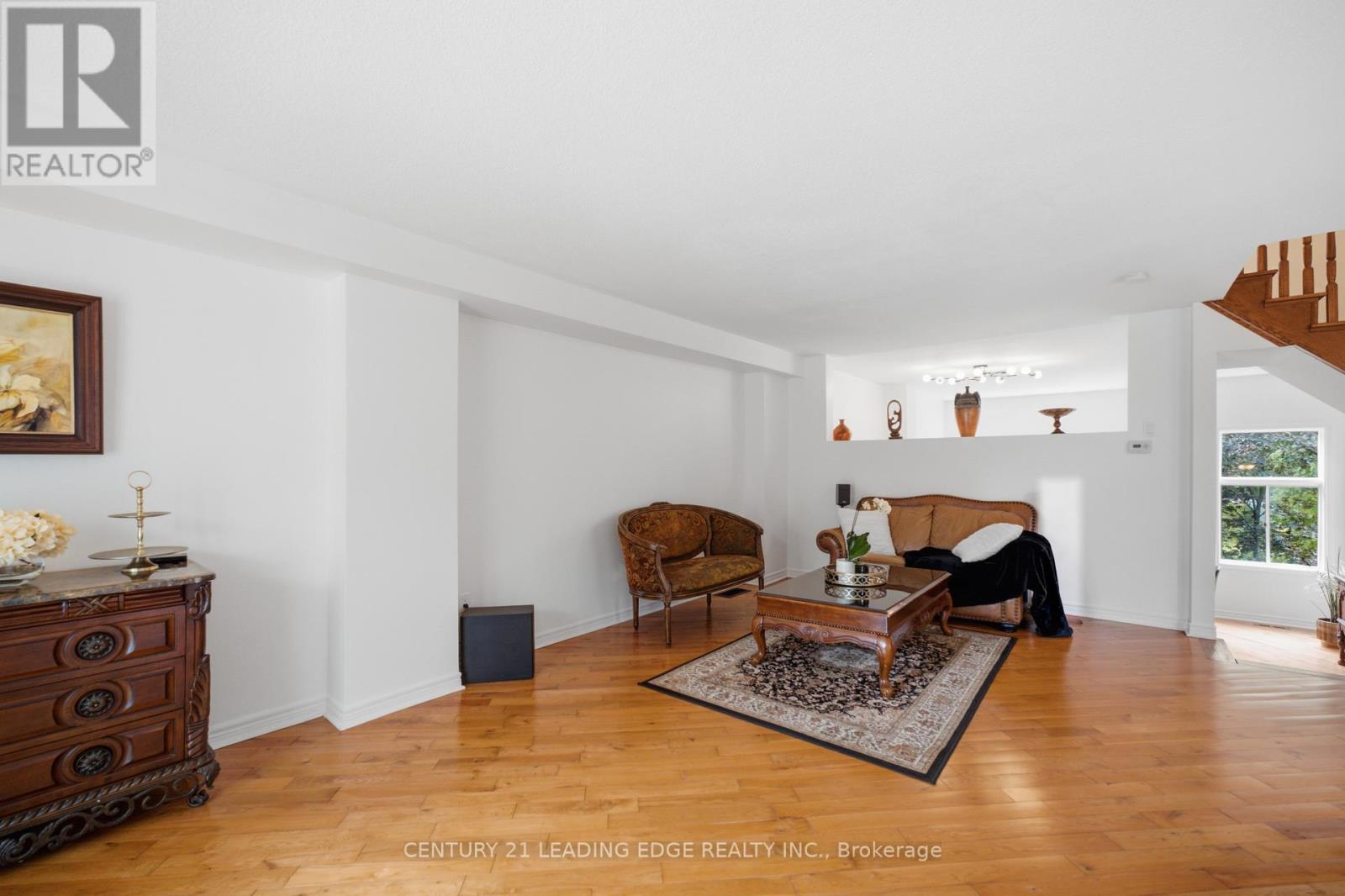 11 GUILDPARK PATHWAY - Image 15