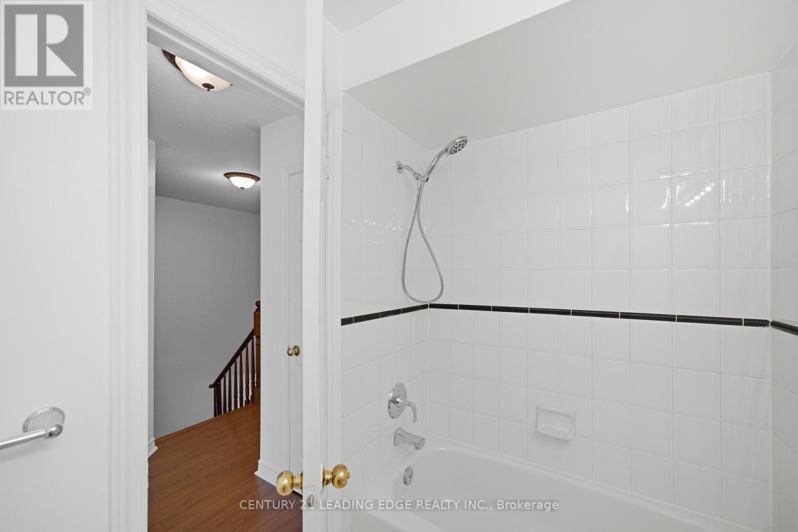 11 GUILDPARK PATHWAY - Image 22