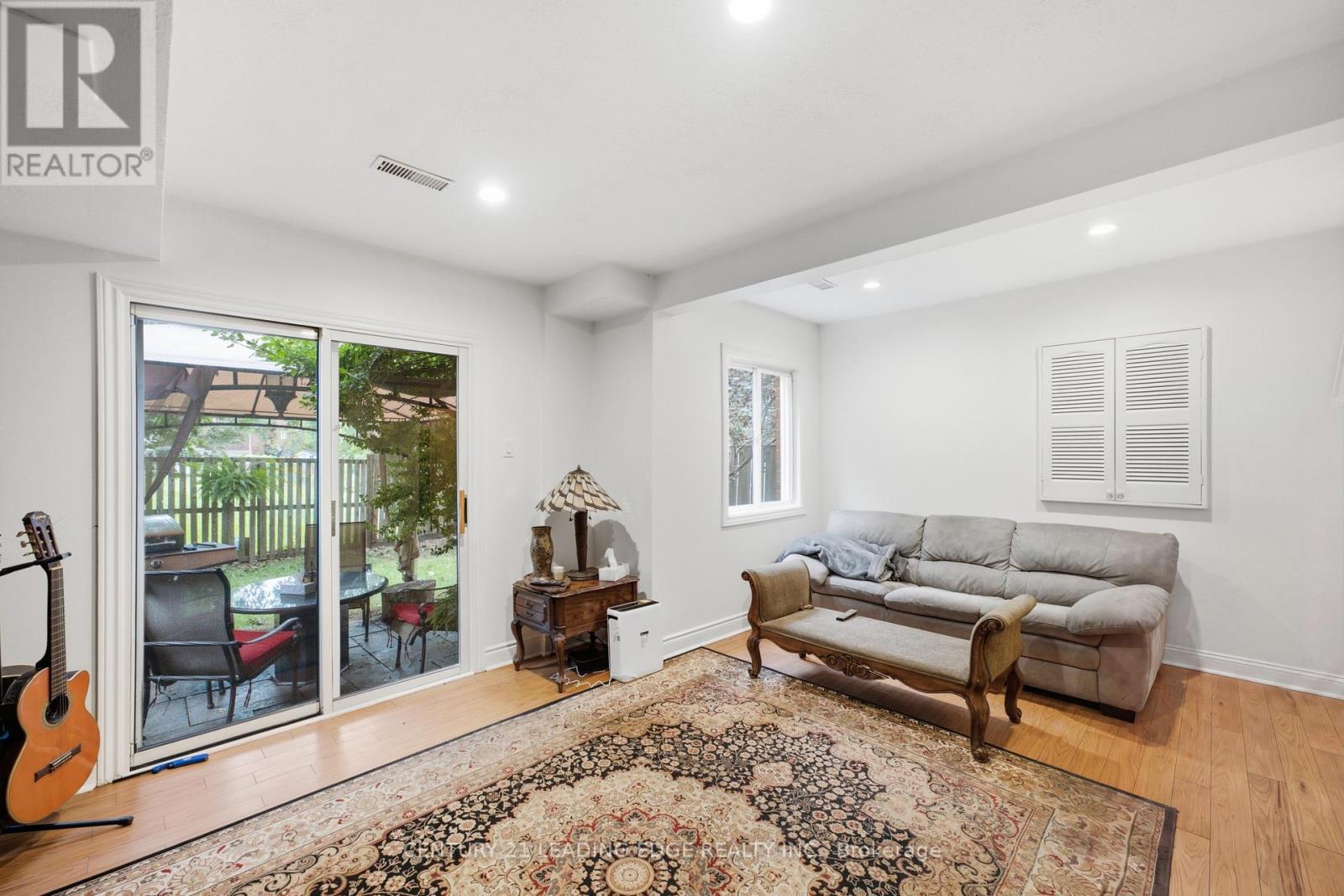 11 GUILDPARK PATHWAY - Image 29