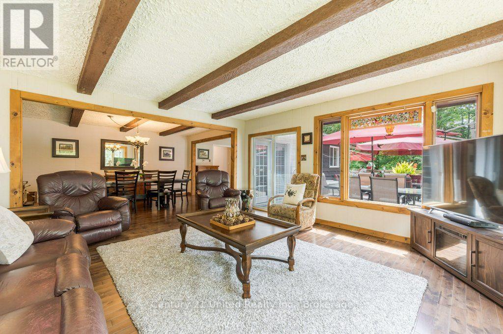 41 HALL CRESCENT - Image 14