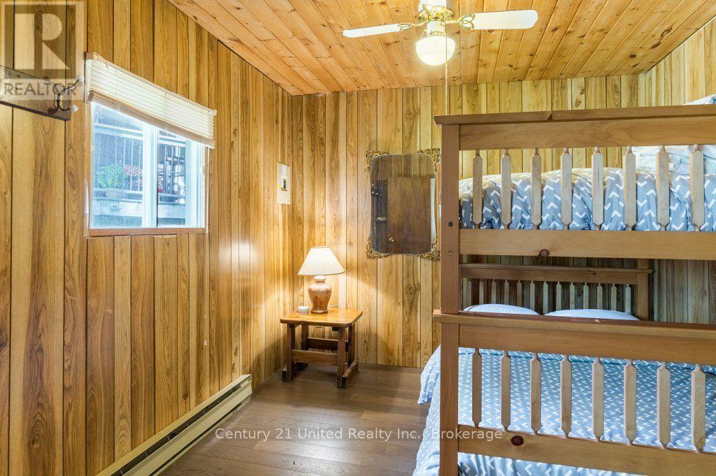 41 HALL CRESCENT - Image 26