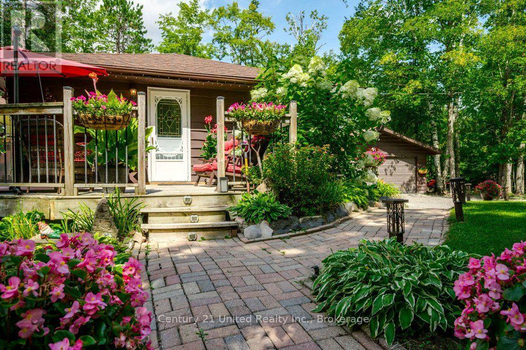 41 HALL CRESCENT - Image 37
