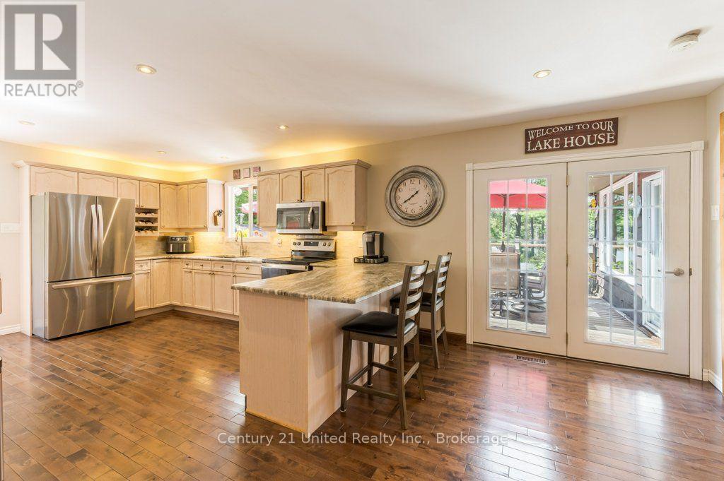 41 HALL CRESCENT - Image 9