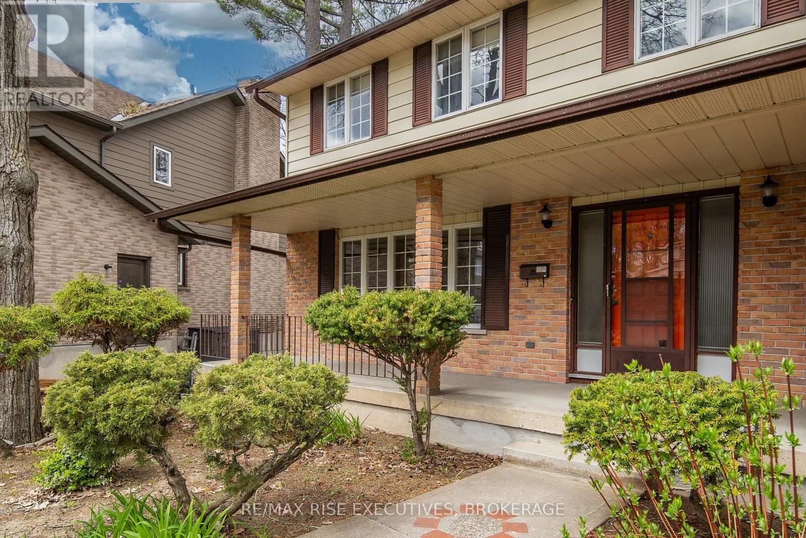 899 SAFARI DRIVE - 3