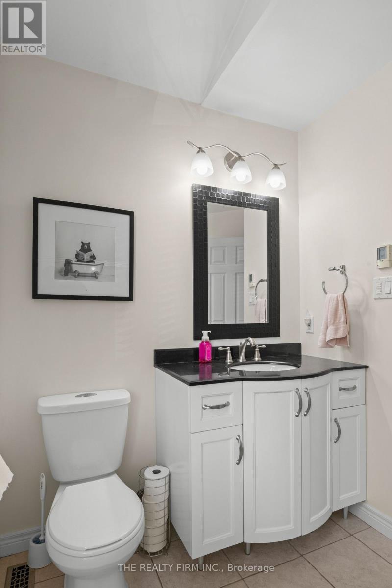 58 DISSING CRESCENT - Image 26