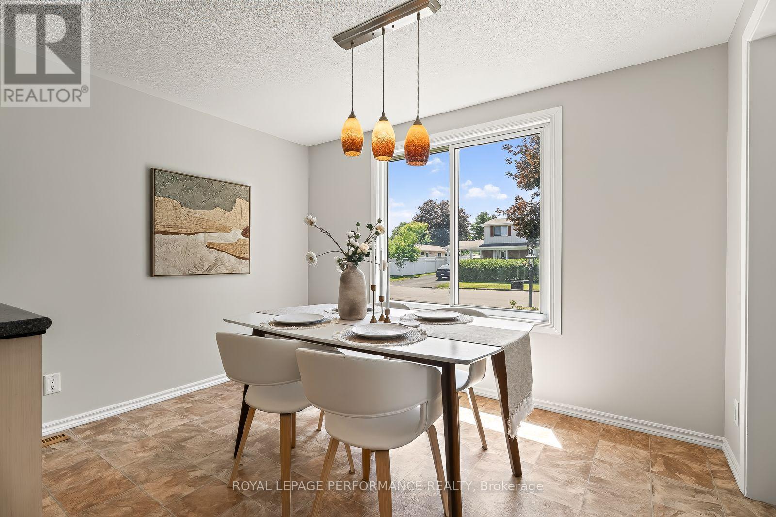 2179 Erinbrook Crescent