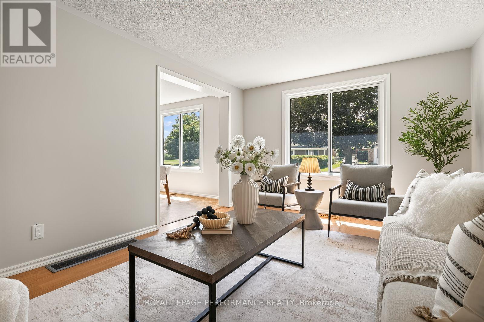 2179 Erinbrook Crescent
