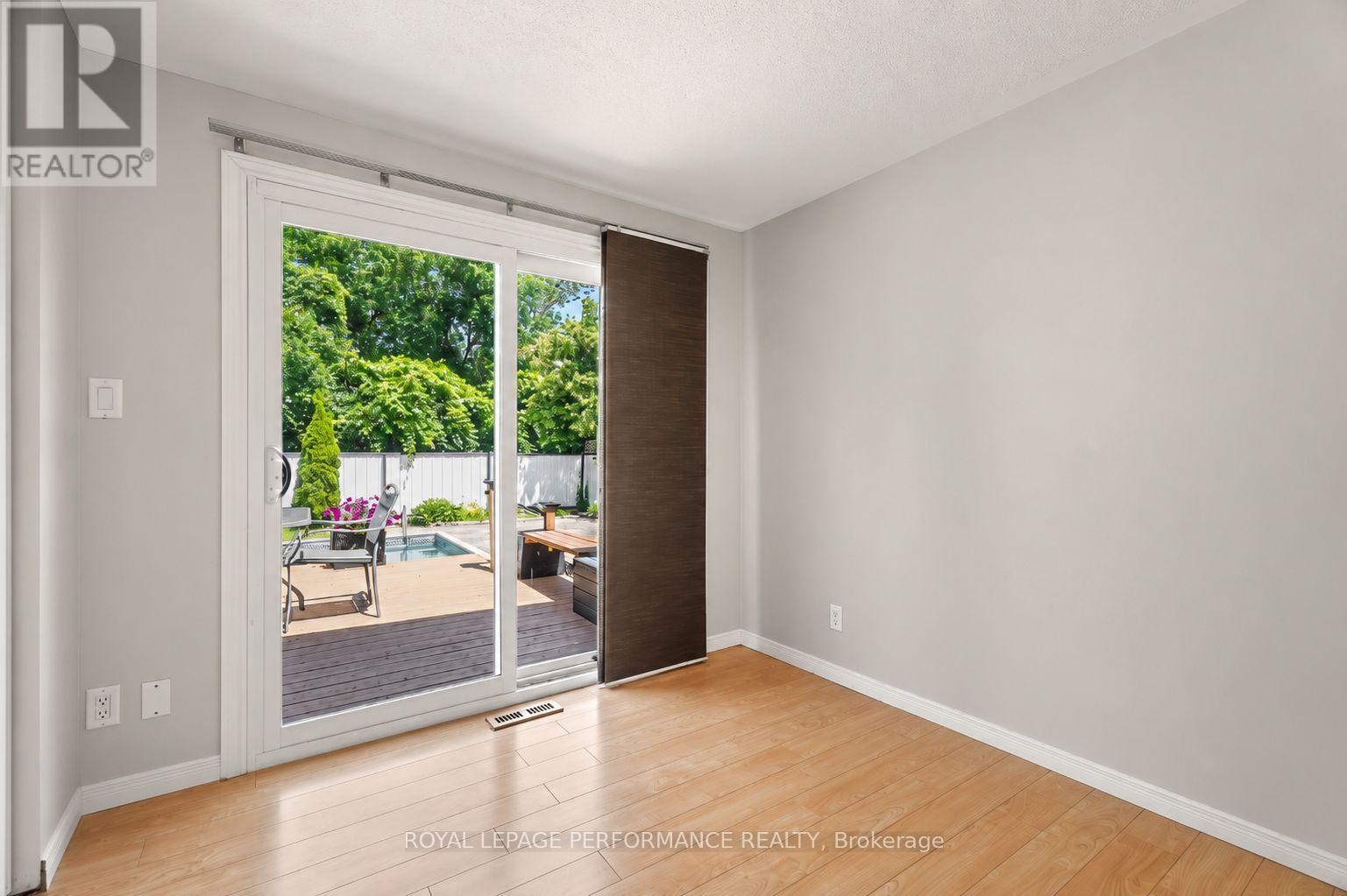 2179 Erinbrook Crescent