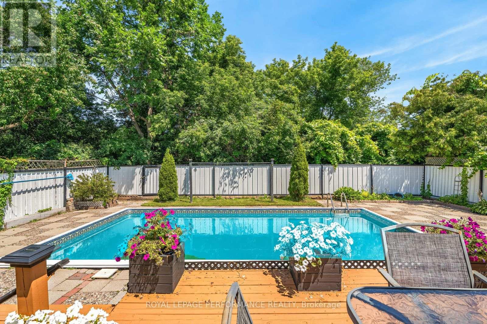 2179 Erinbrook Crescent
