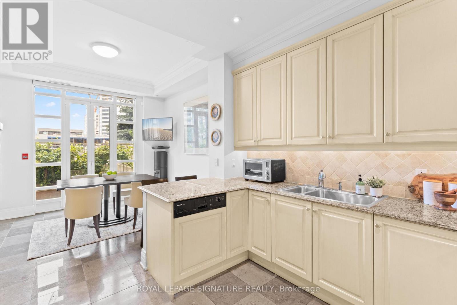 #108 33 DELISLE AVENUE - 15