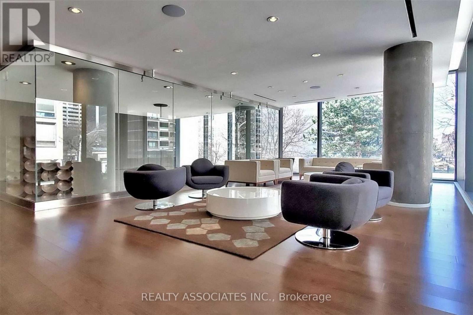 #1605 75 ST NICHOLAS STREET - 16