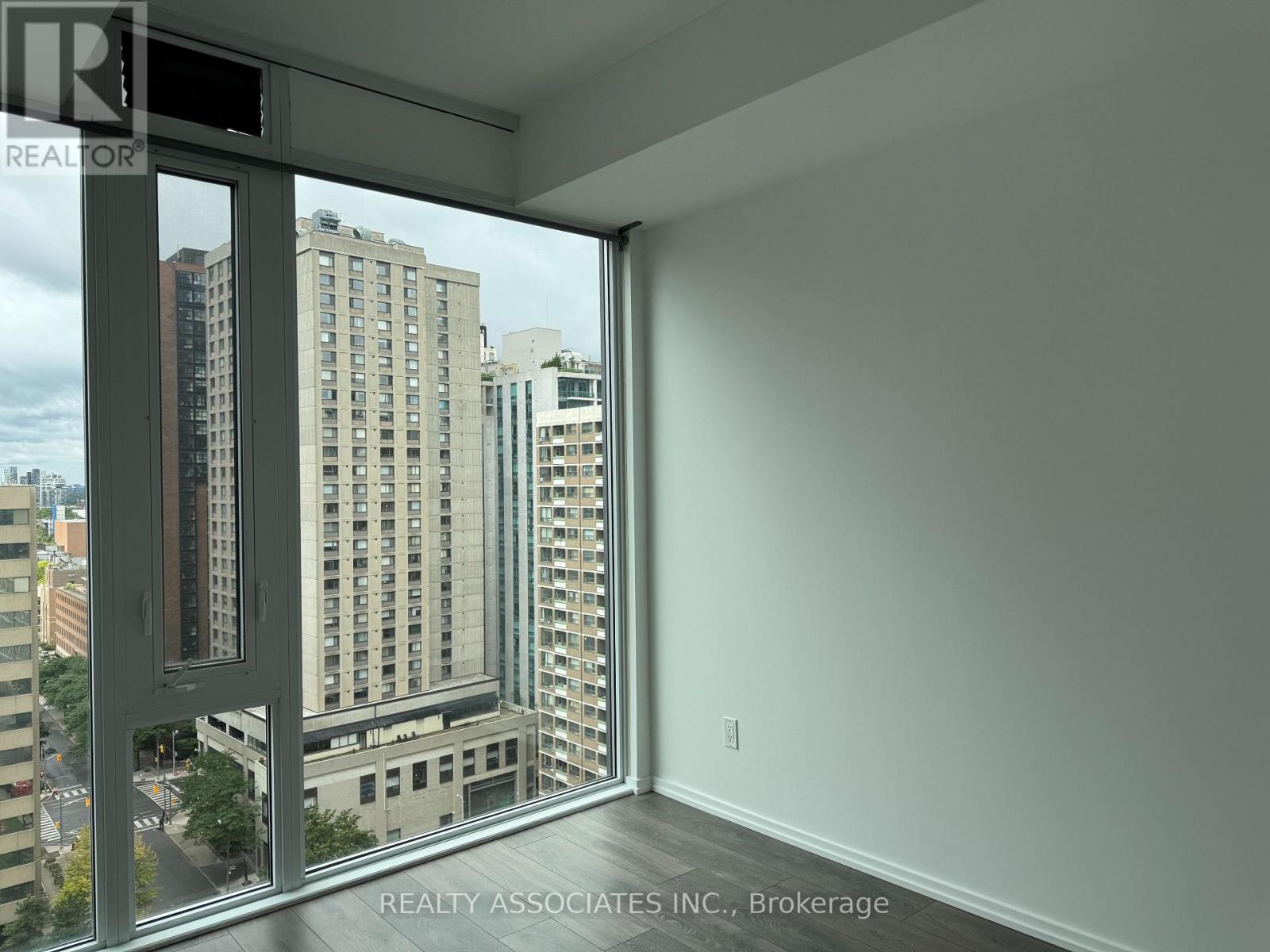 #1605 75 ST NICHOLAS STREET - 5