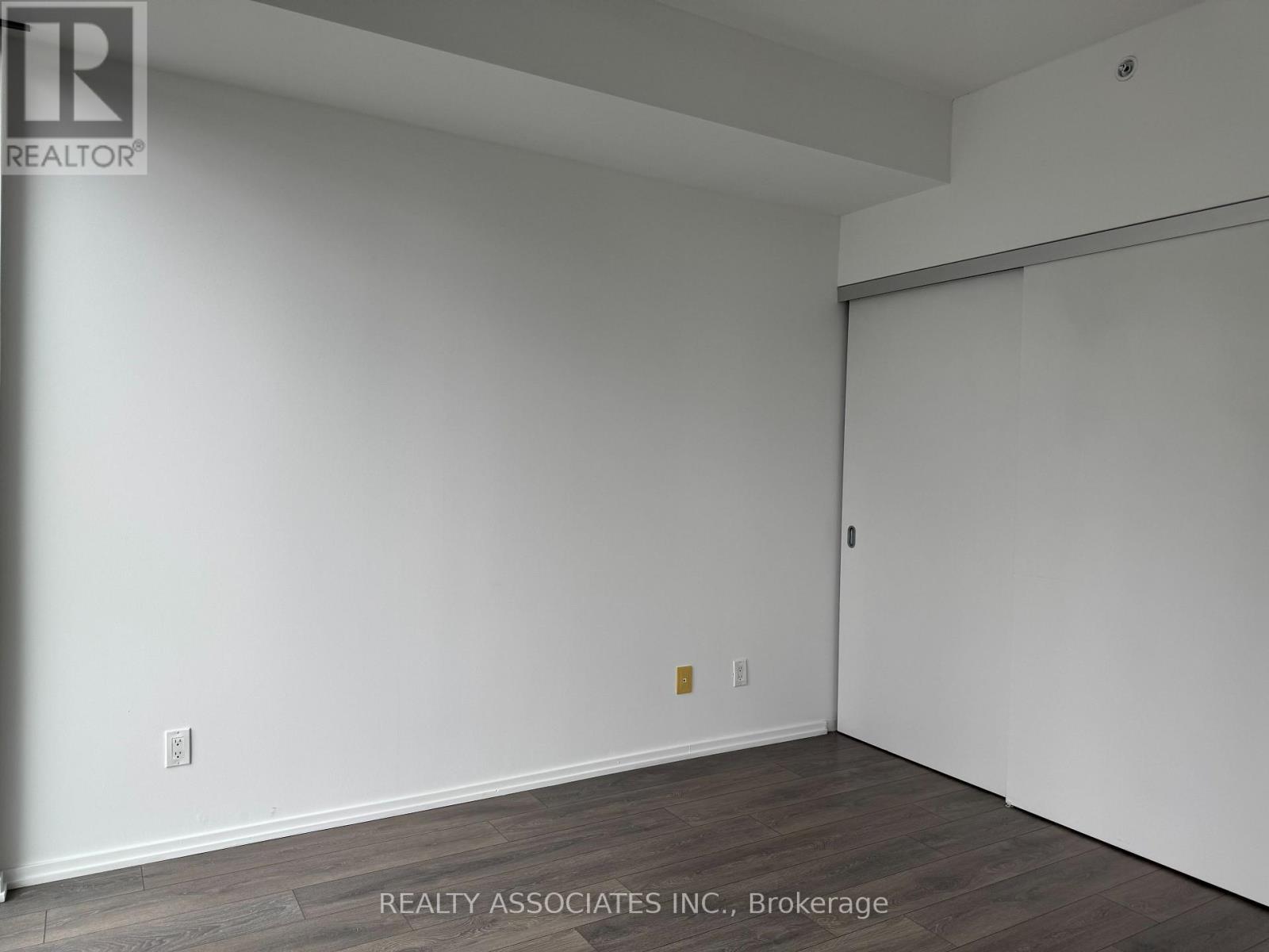 #1605 75 ST NICHOLAS STREET - 9