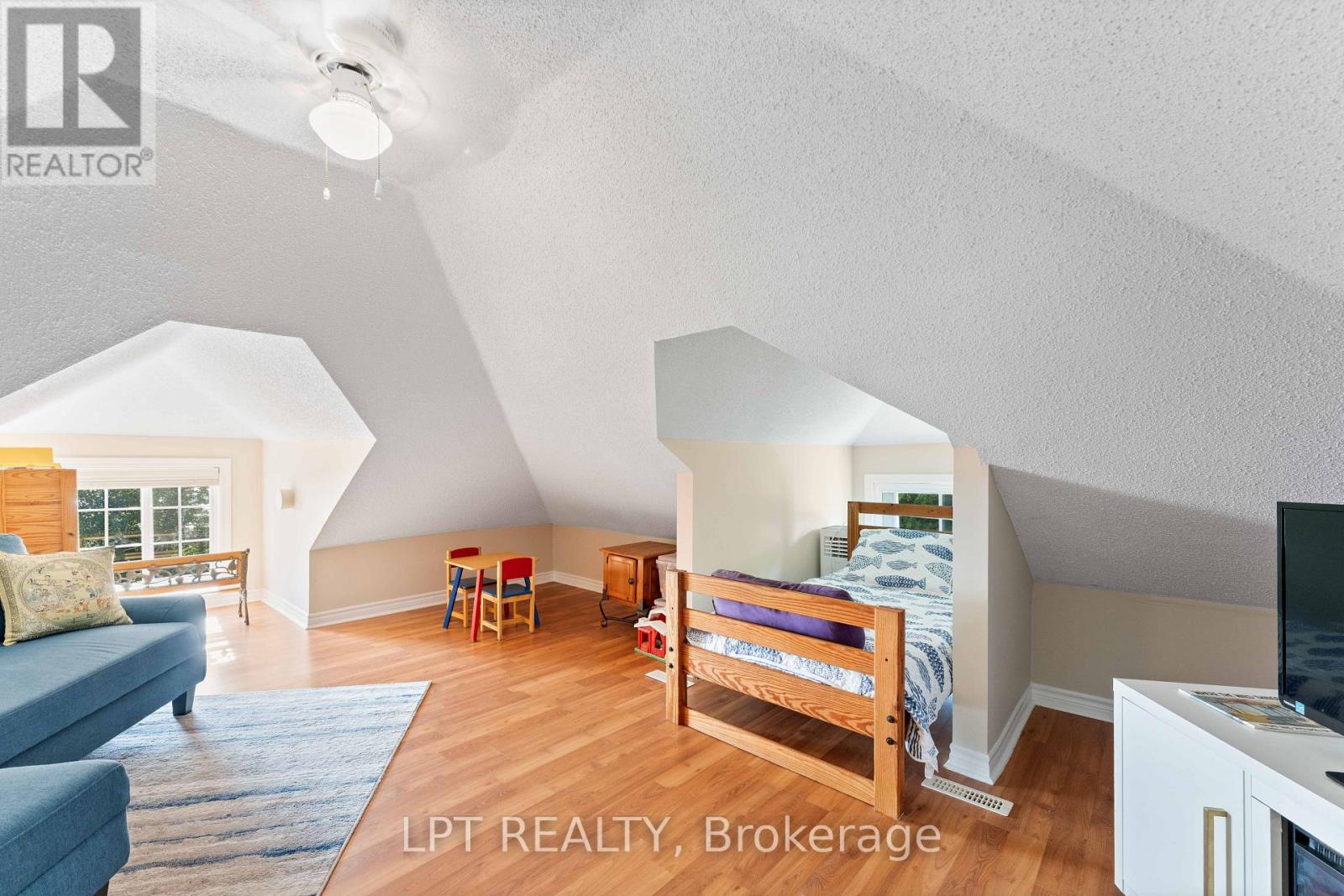 357 LAKE DRIVE N - 30