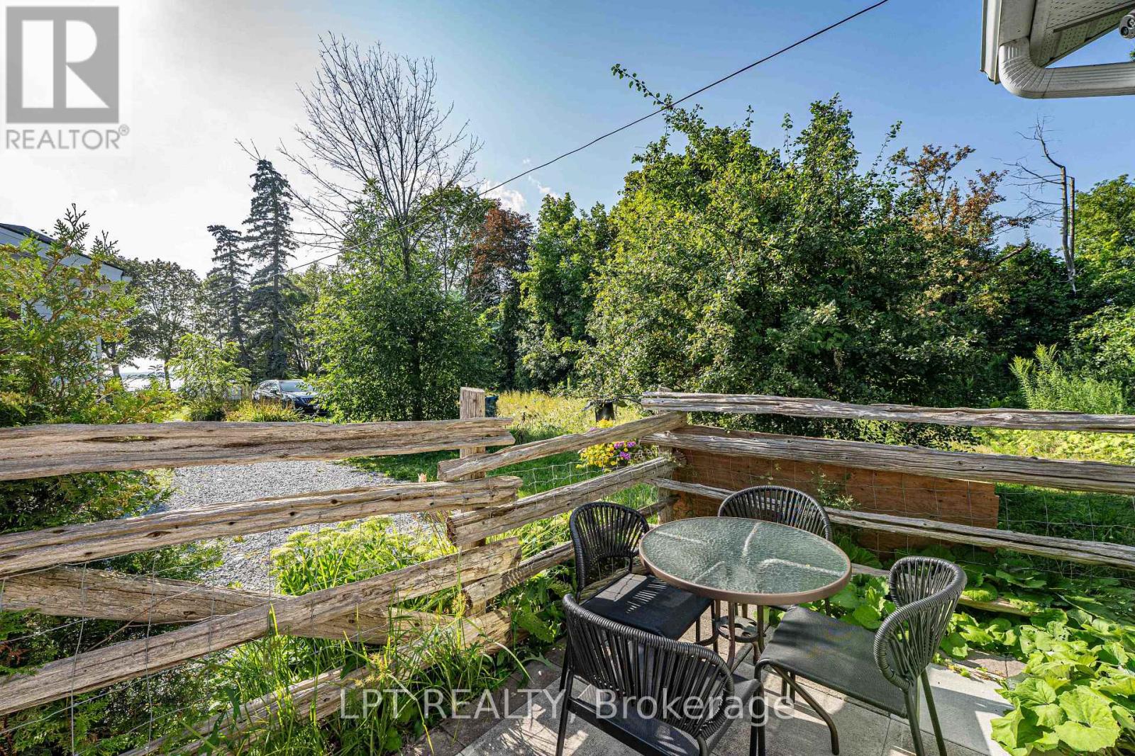 357 LAKE DRIVE N - 40