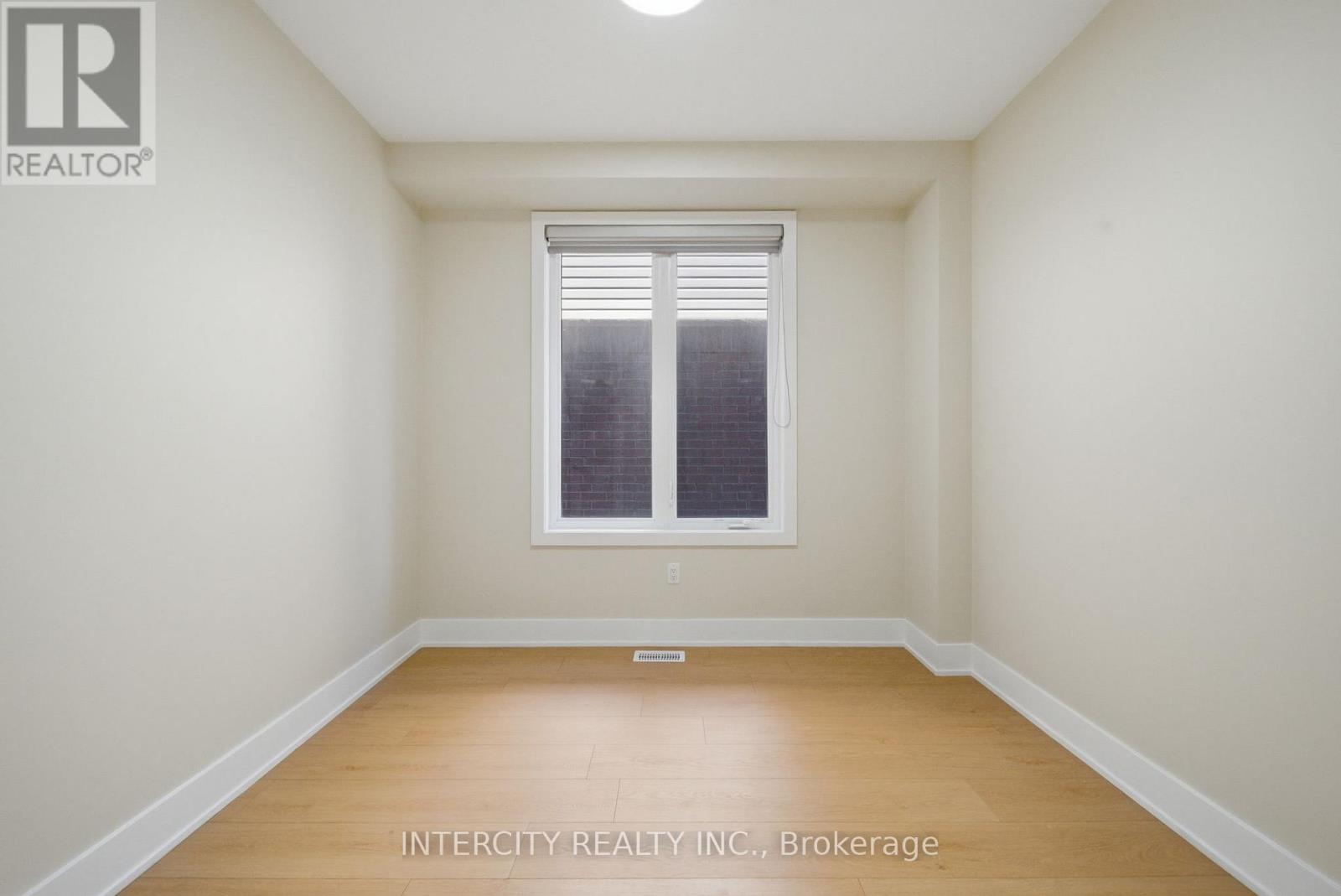 10 KINGSBURY TRAIL - Image 6