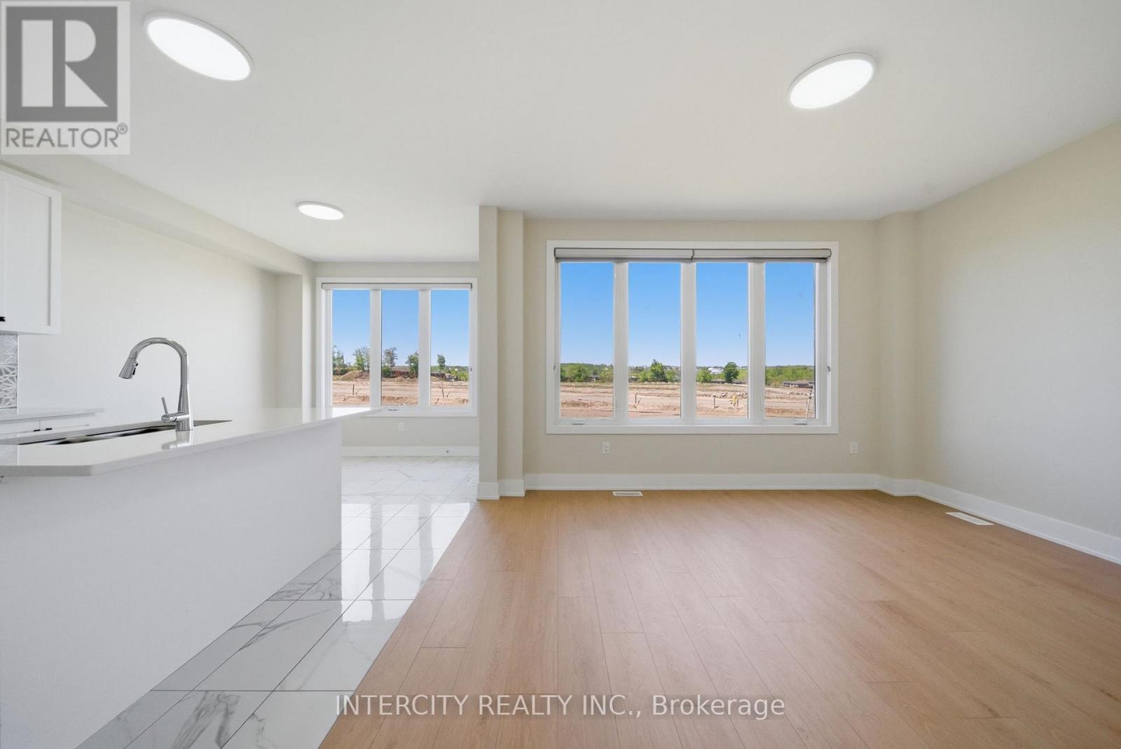 10 KINGSBURY TRAIL - 9