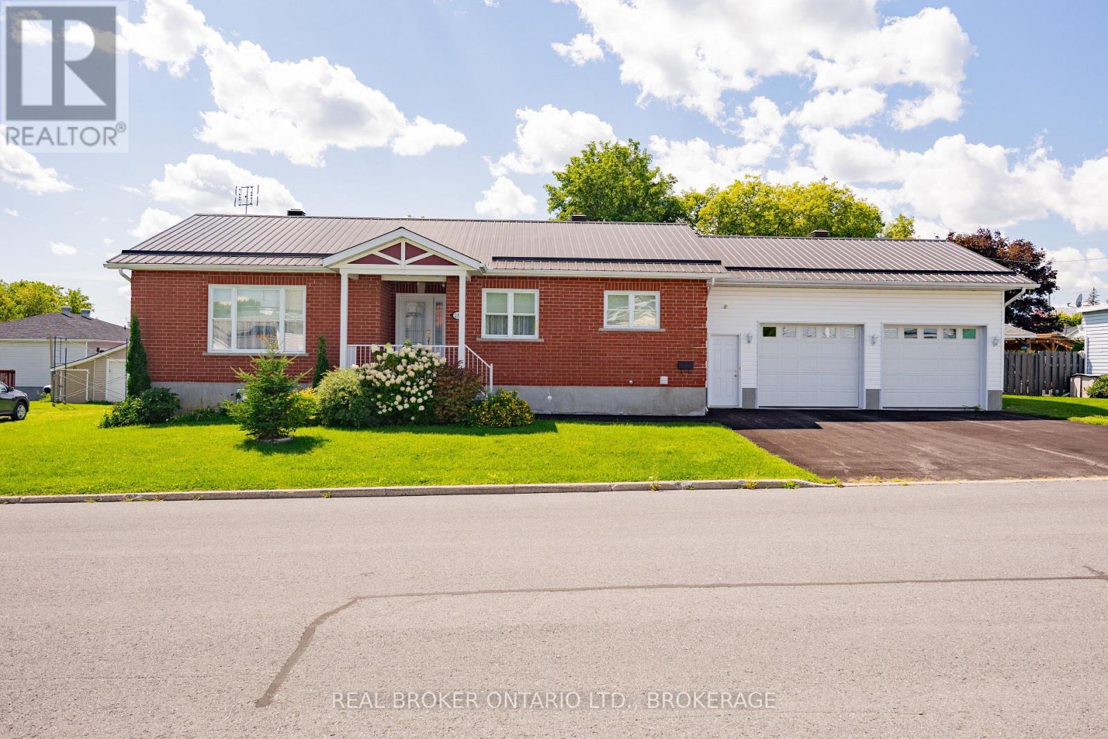 238 BISHOP STREET S - 1