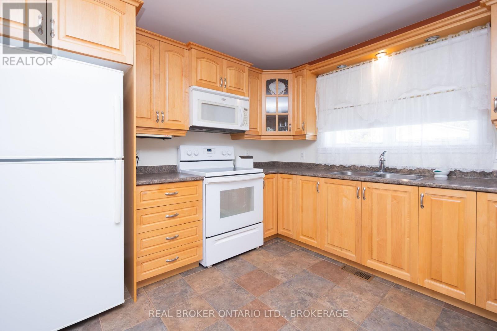 238 BISHOP STREET S - Image 14